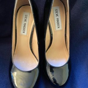 Steve Madden Black patent leather heels